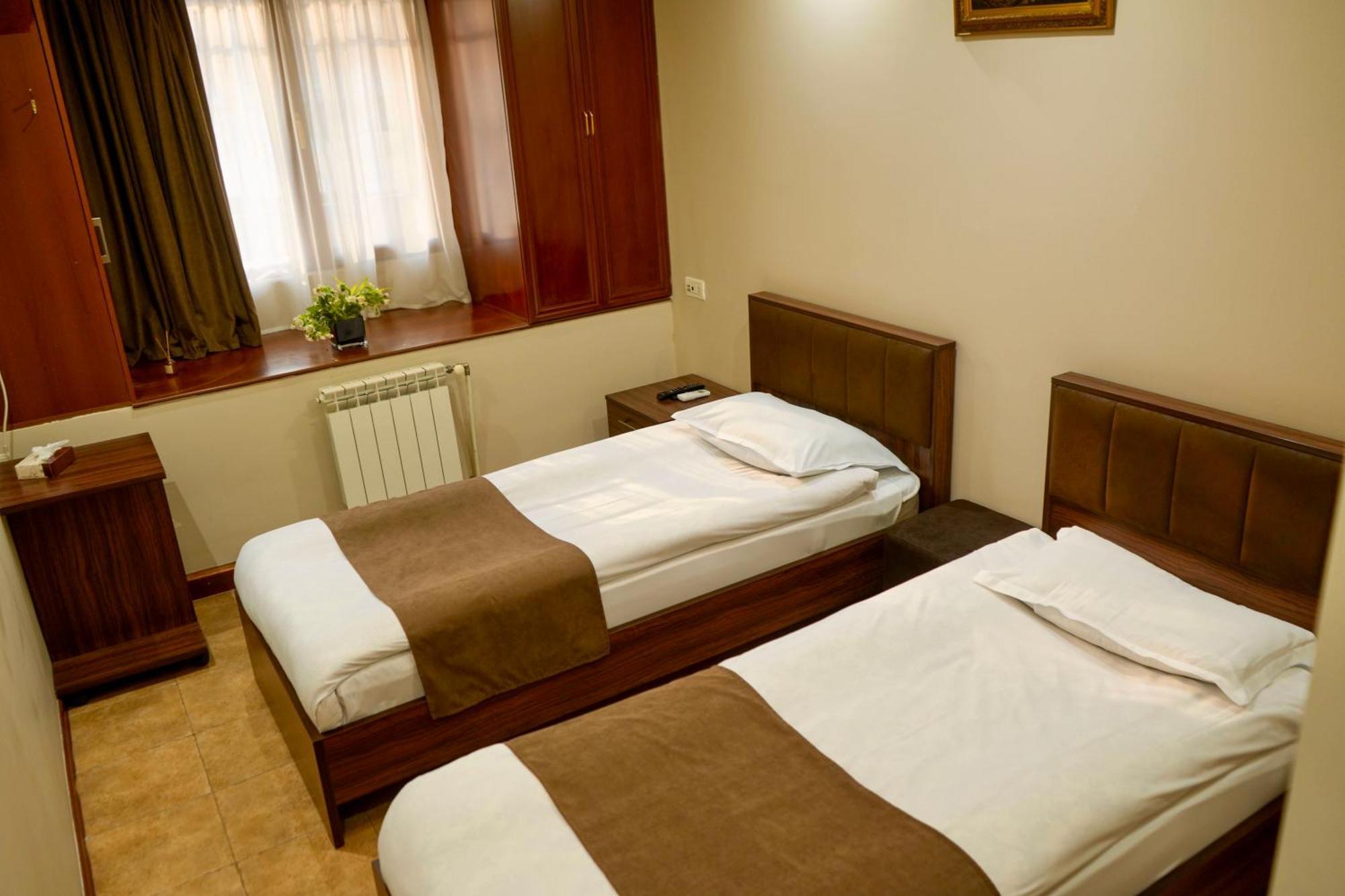 Time Hotel & Tours Yerevan Exterior foto