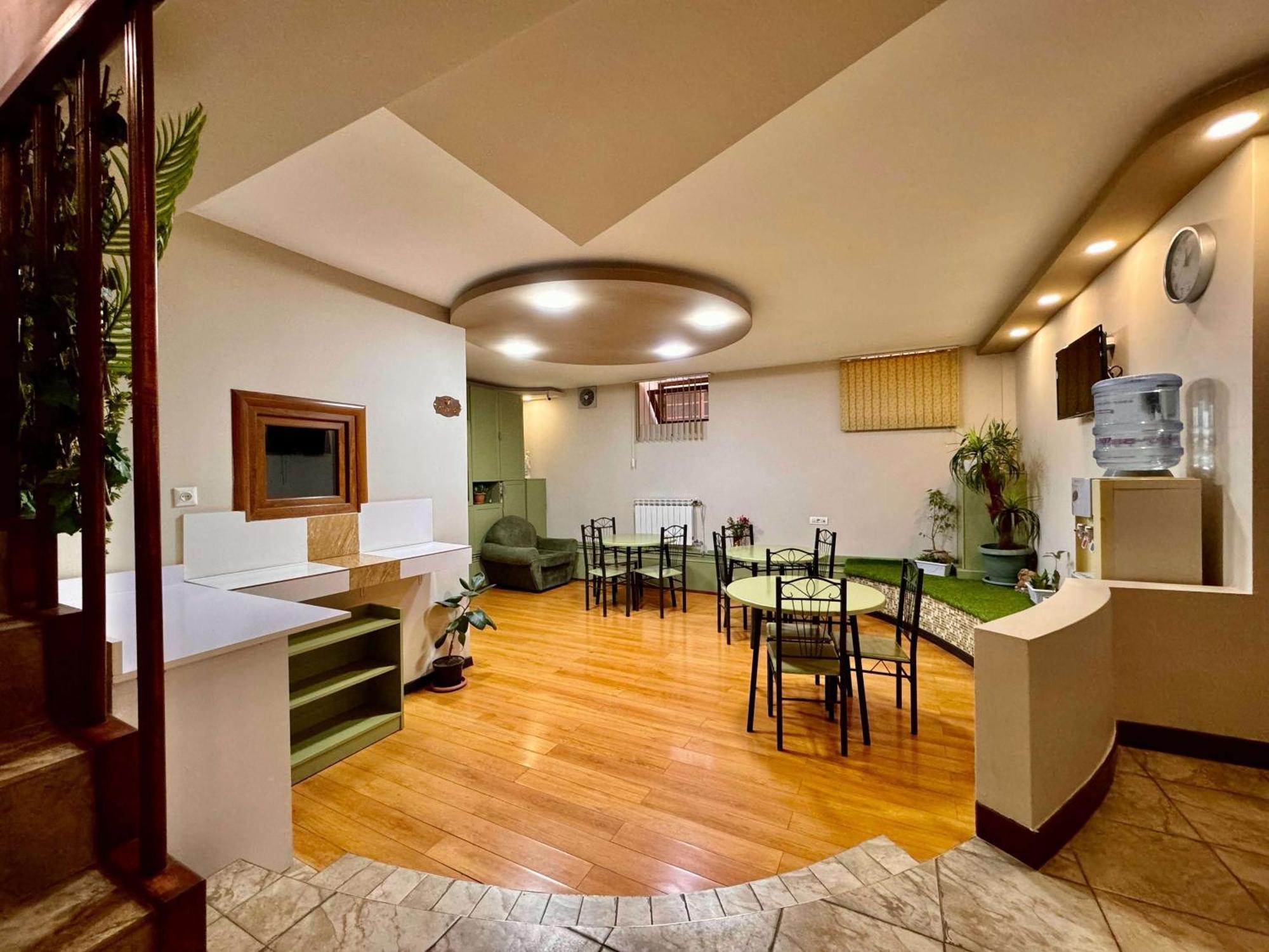 Time Hotel & Tours Yerevan Exterior foto