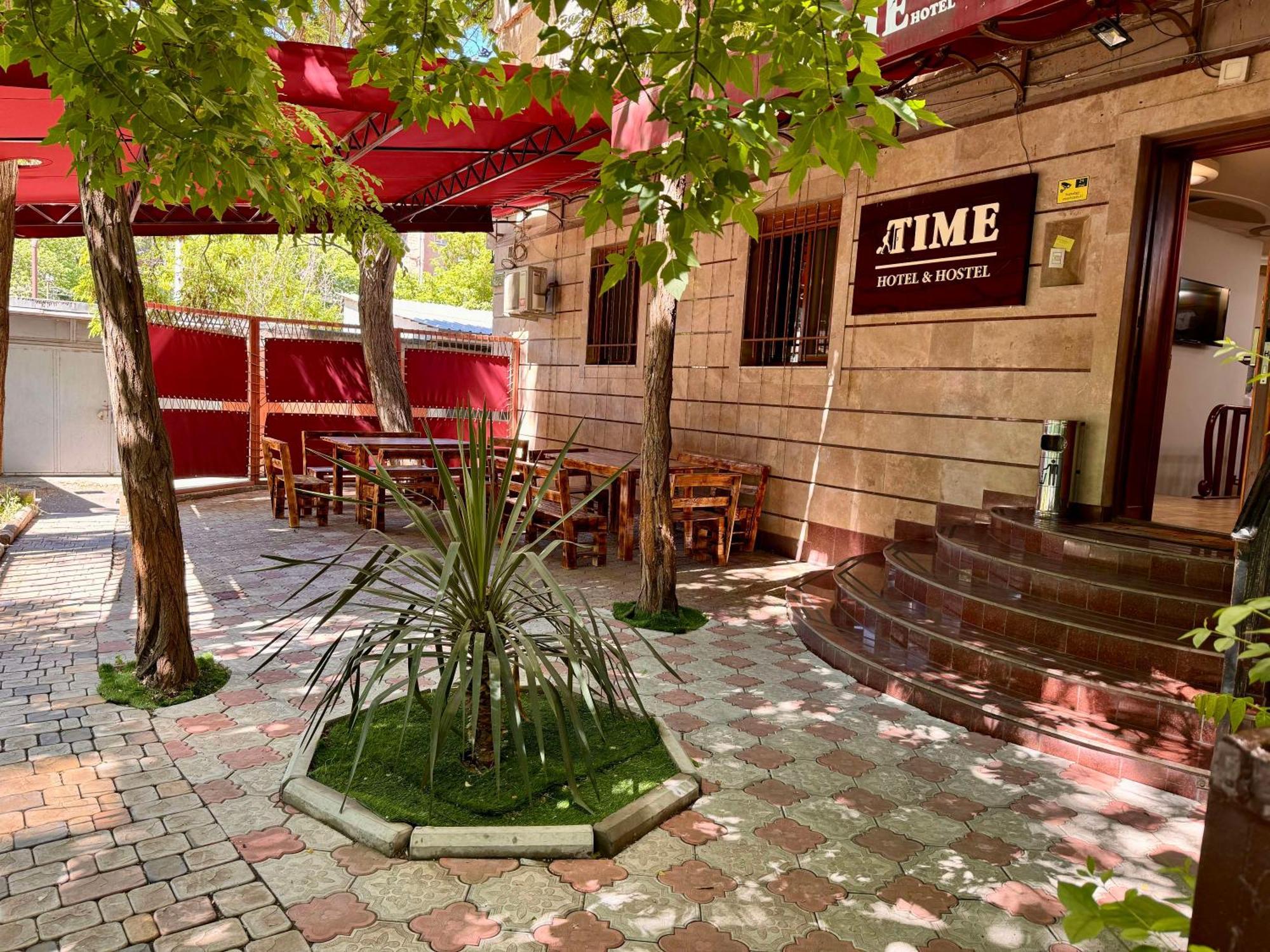 Time Hotel & Tours Yerevan Exterior foto