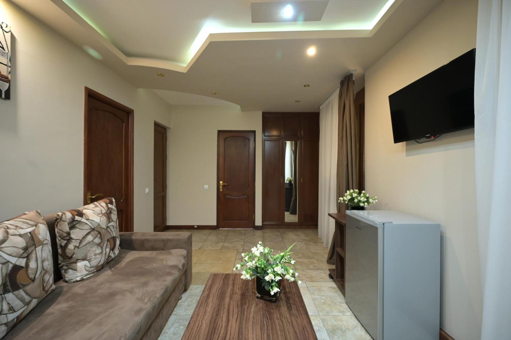 Time Hotel & Tours Yerevan Exterior foto