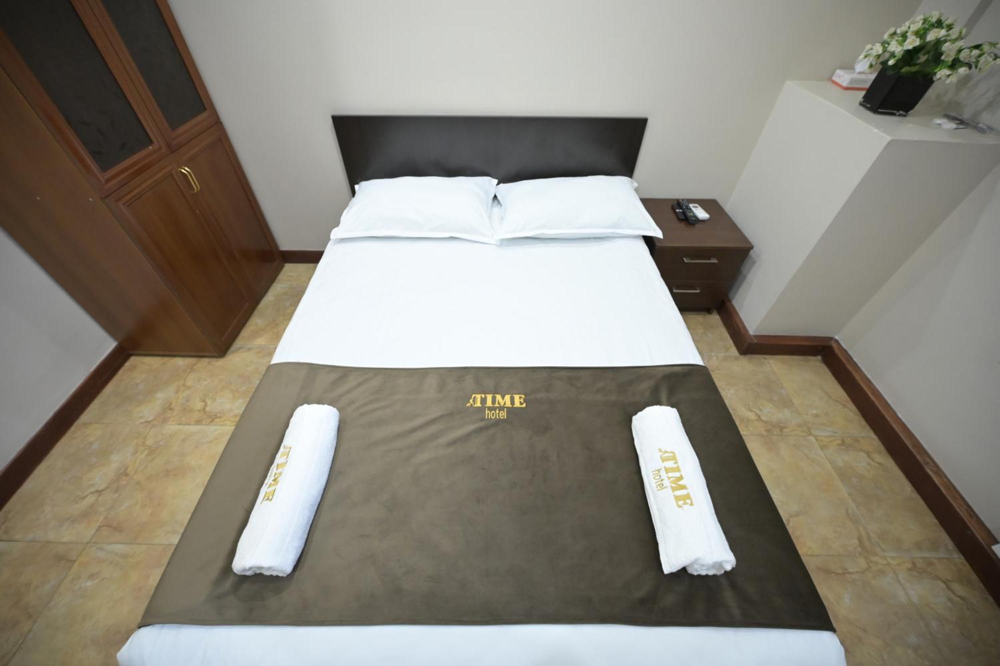 Time Hotel & Tours Yerevan Exterior foto