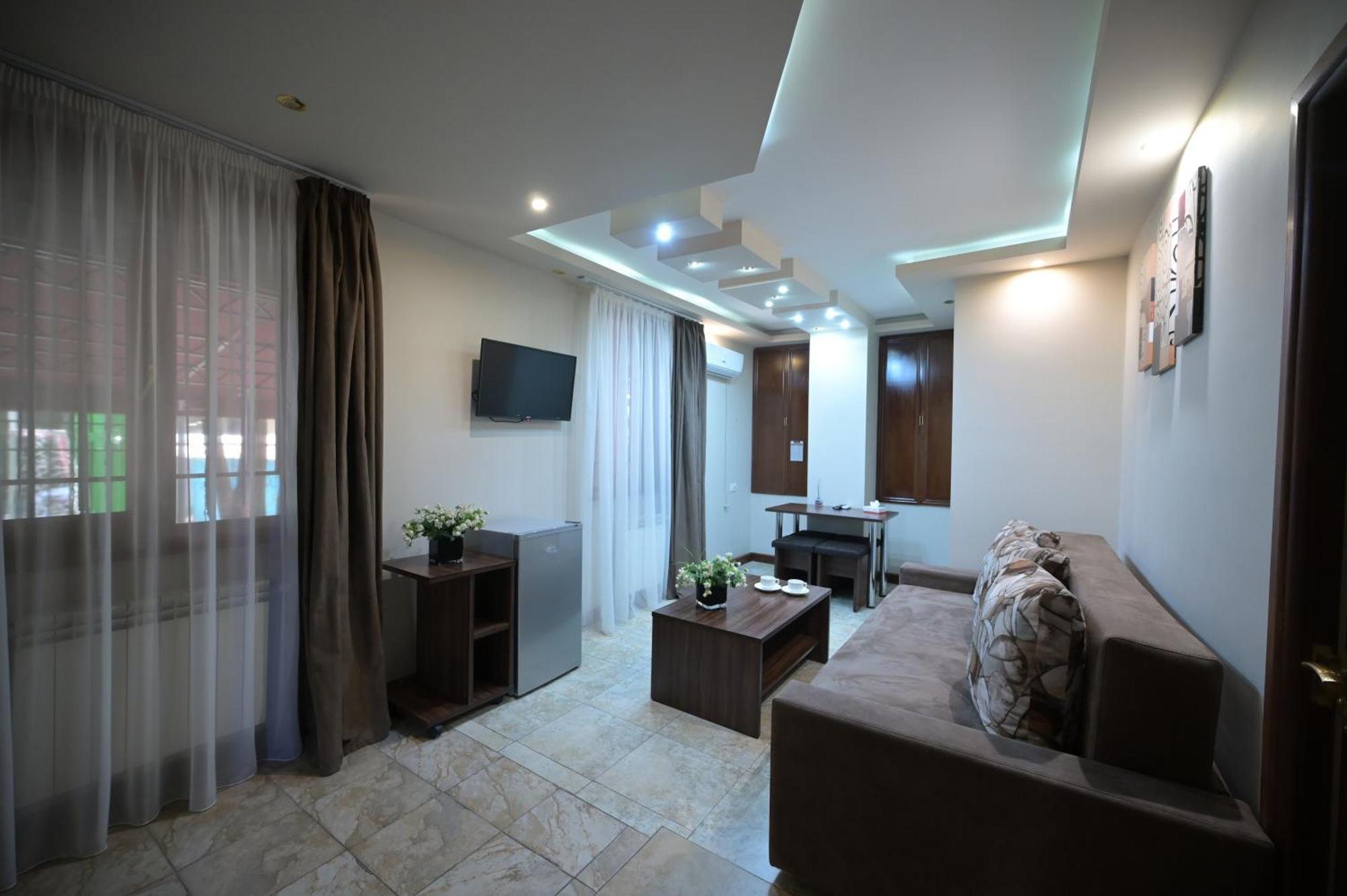 Time Hotel & Tours Yerevan Exterior foto