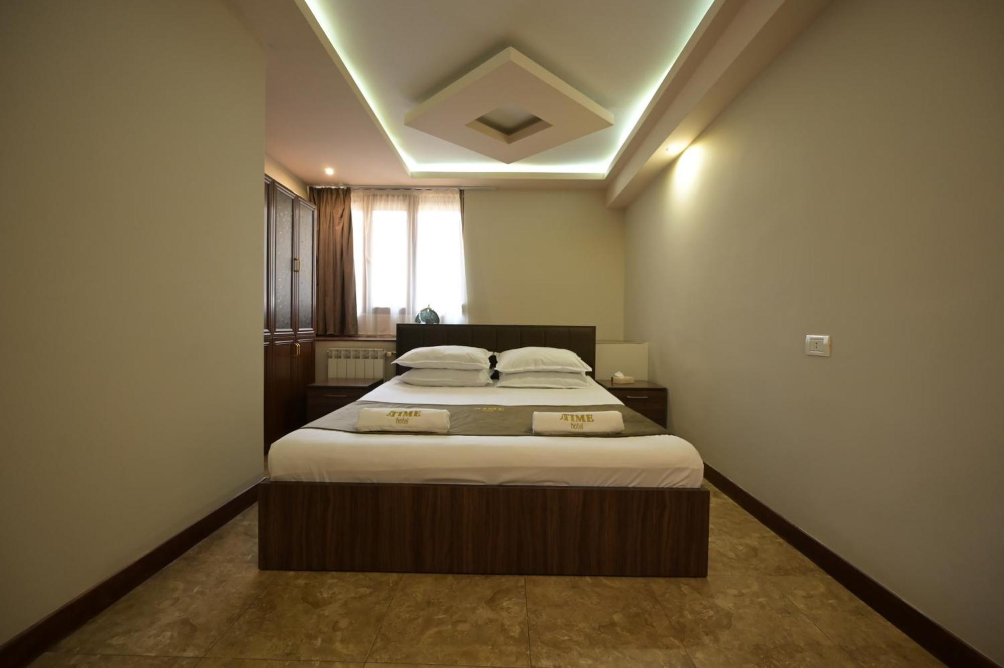 Time Hotel & Tours Yerevan Exterior foto
