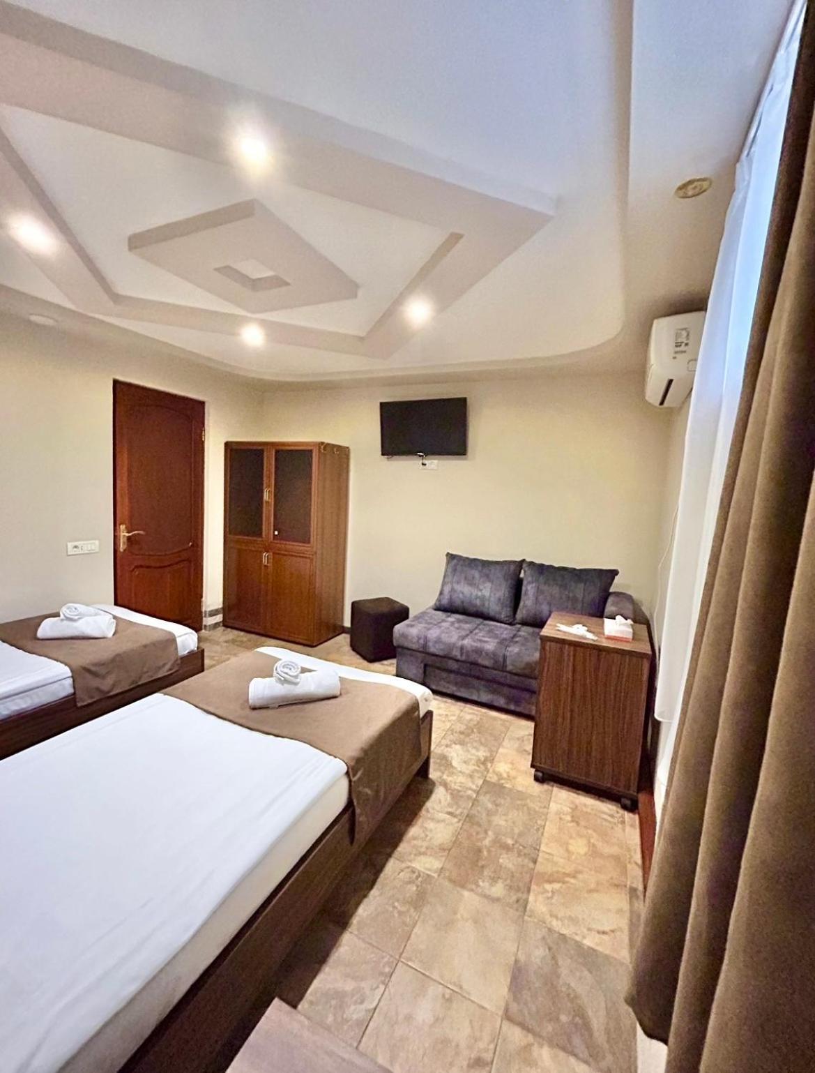 Time Hotel & Tours Yerevan Exterior foto